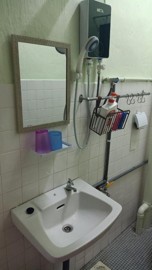 Snoopy Homestay Two Bedroom Batu Pahat Exterior photo