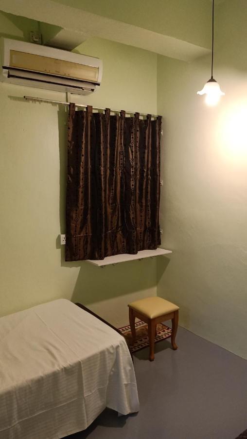 Snoopy Homestay Two Bedroom Batu Pahat Exterior photo